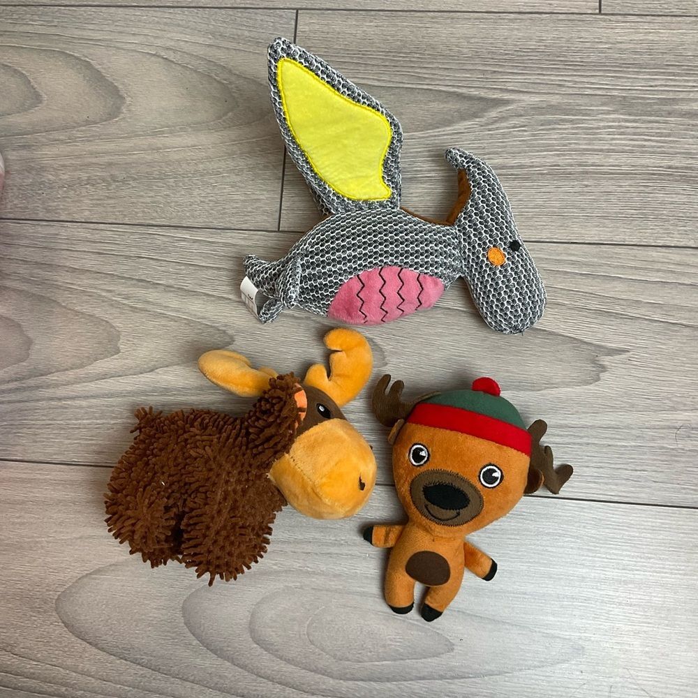 Bundle of 3 Dog plush Squeak Toys NWOT